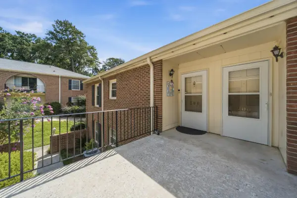 5516 Lakeshore Drive #208, Columbia, SC 29206