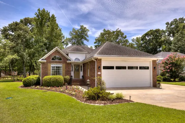 13 Ridge Lake Drive, Manning, SC 29102