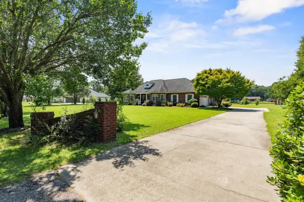215 E Emerald Lake Drive, Sumter, SC 29153