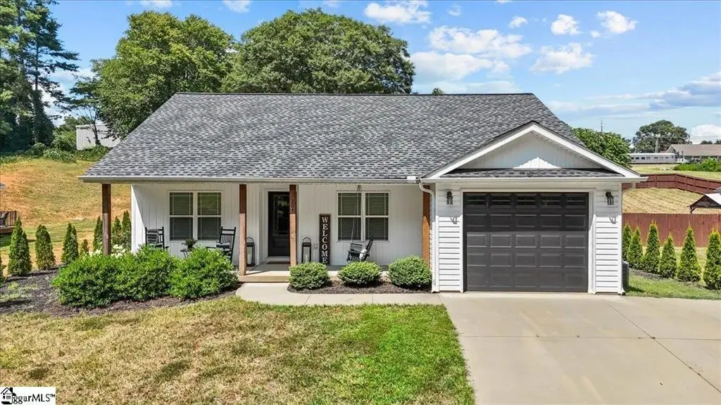 204 N Randolph Avenue, Landrum, SC 29356 - Image #1
