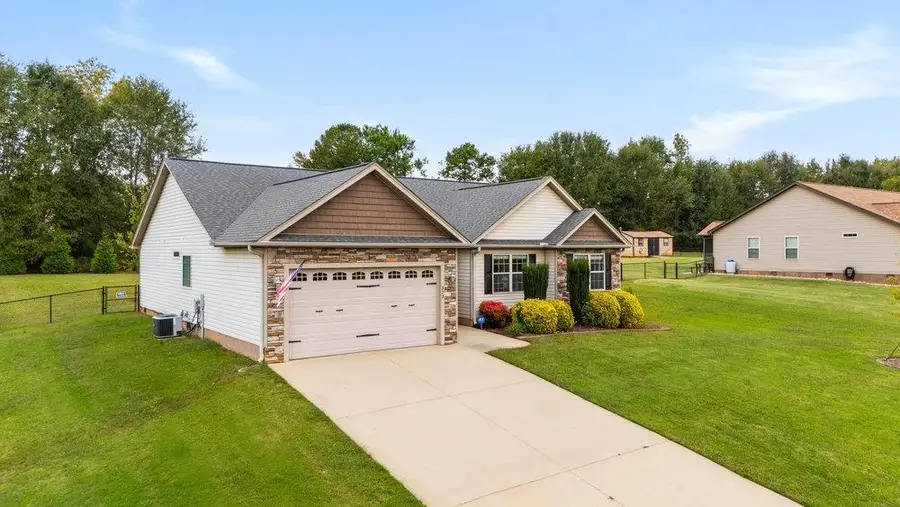 373 Saddlers Run, Chesnee, SC 29323 - Image #2