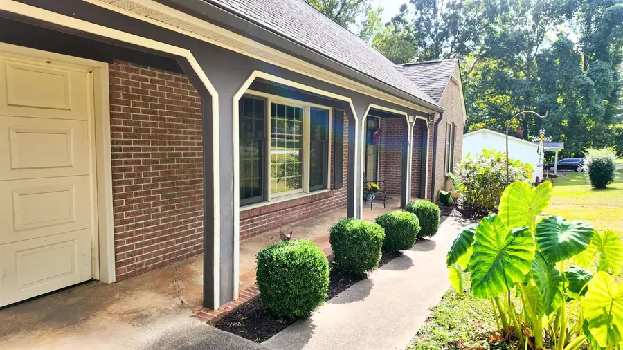 121 E Brookwood Lane, Cowpens, SC 29330-9201 - Image #3