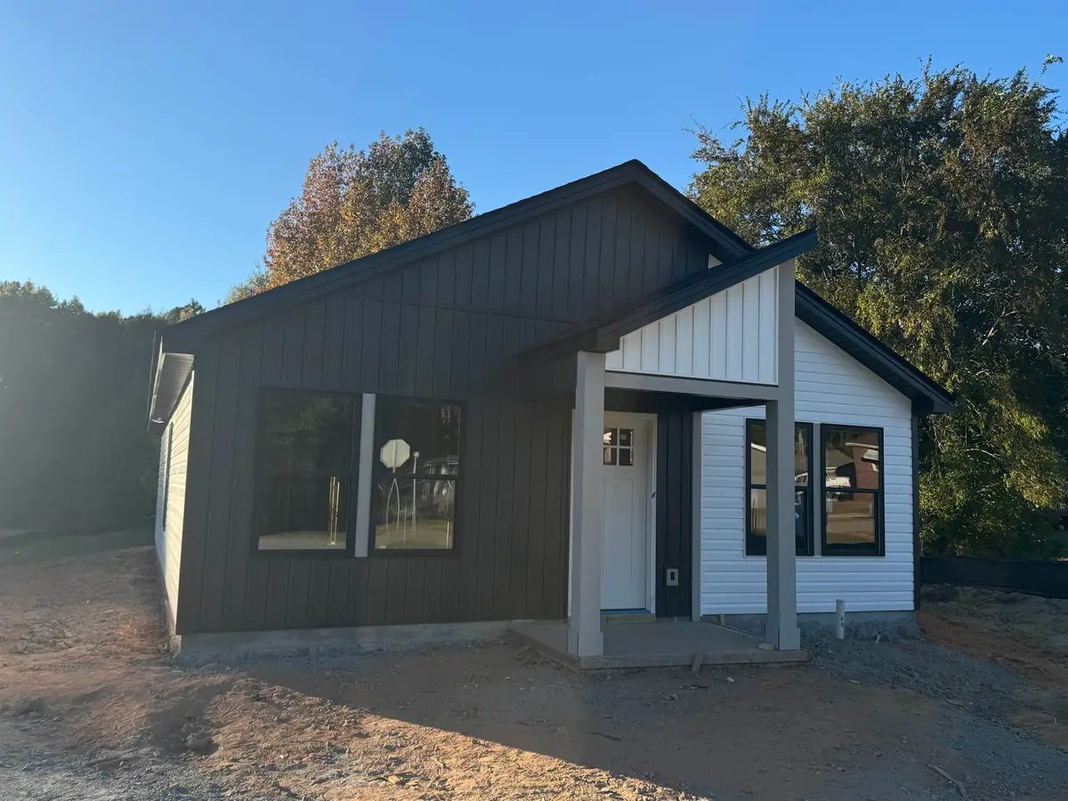 450 Sharpe Street, Woodruff, SC 29388 - Image #1