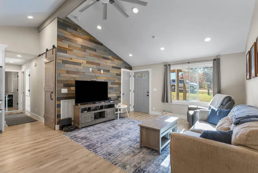 322 Sequoia Drive, Spartanburg, SC 29306 - Image #2