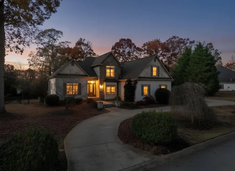 335 Valleyhigh Drive, Inman, SC 29349 - Image #2