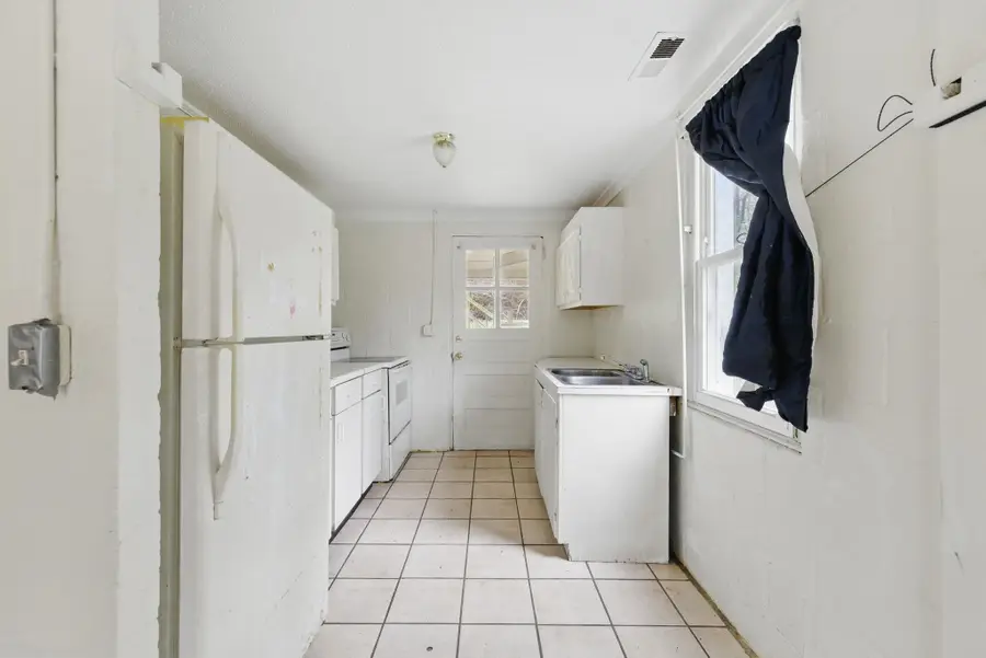 130 Streamside Drive, Chesnee, SC 29323 - Image #2