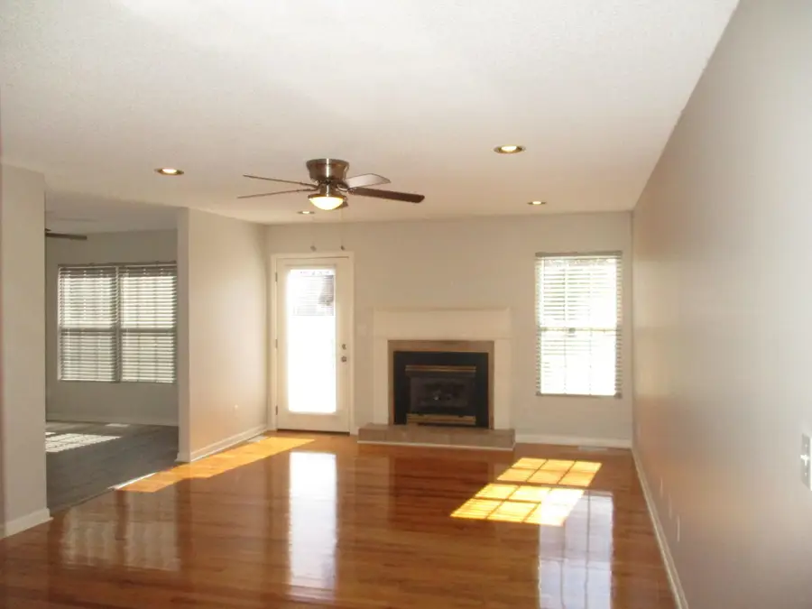 312 Rolling Meadow Ct, Spartanburg, SC 29303 - Image #2