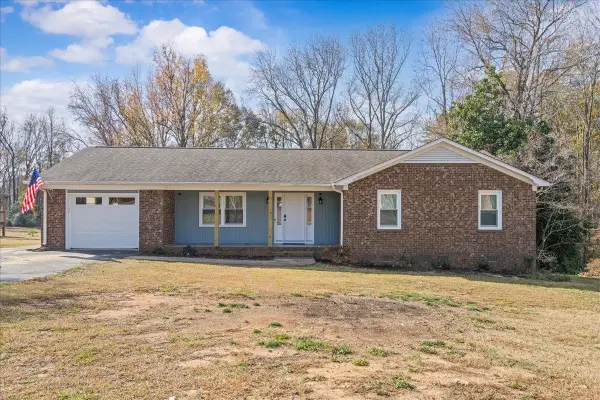 204 Green Ridge Dr, Moore, SC 29369