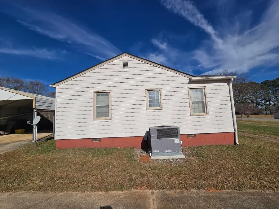 115 & 115.5 Hampshire Dr, Gaffney, SC 29341-2 - Image #3