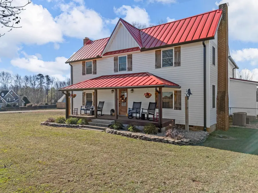 451 Carriage Gate Dr, Wellford, SC 29385 - Image #2