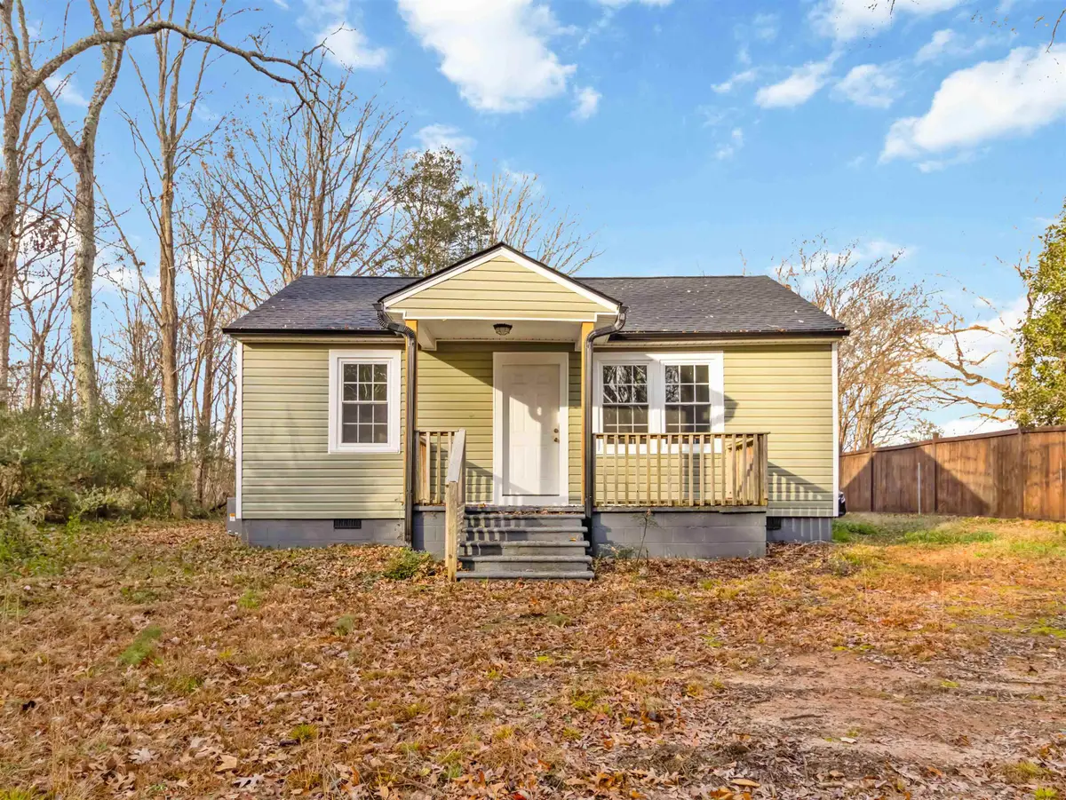 305 Lee Mcabee Road, Boiling Springs, SC 29316-6049 - Image #1