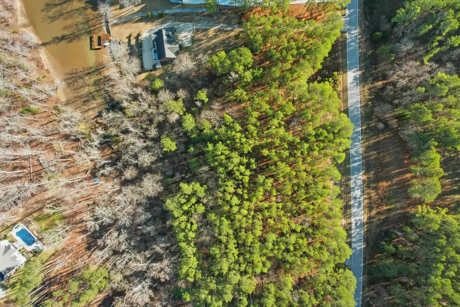 820 Eagles Harbor Drive, Hodges, SC 29653 - Image #2