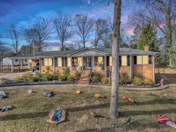 118 Pleasant Meadows Dr, Gaffney, SC 29341