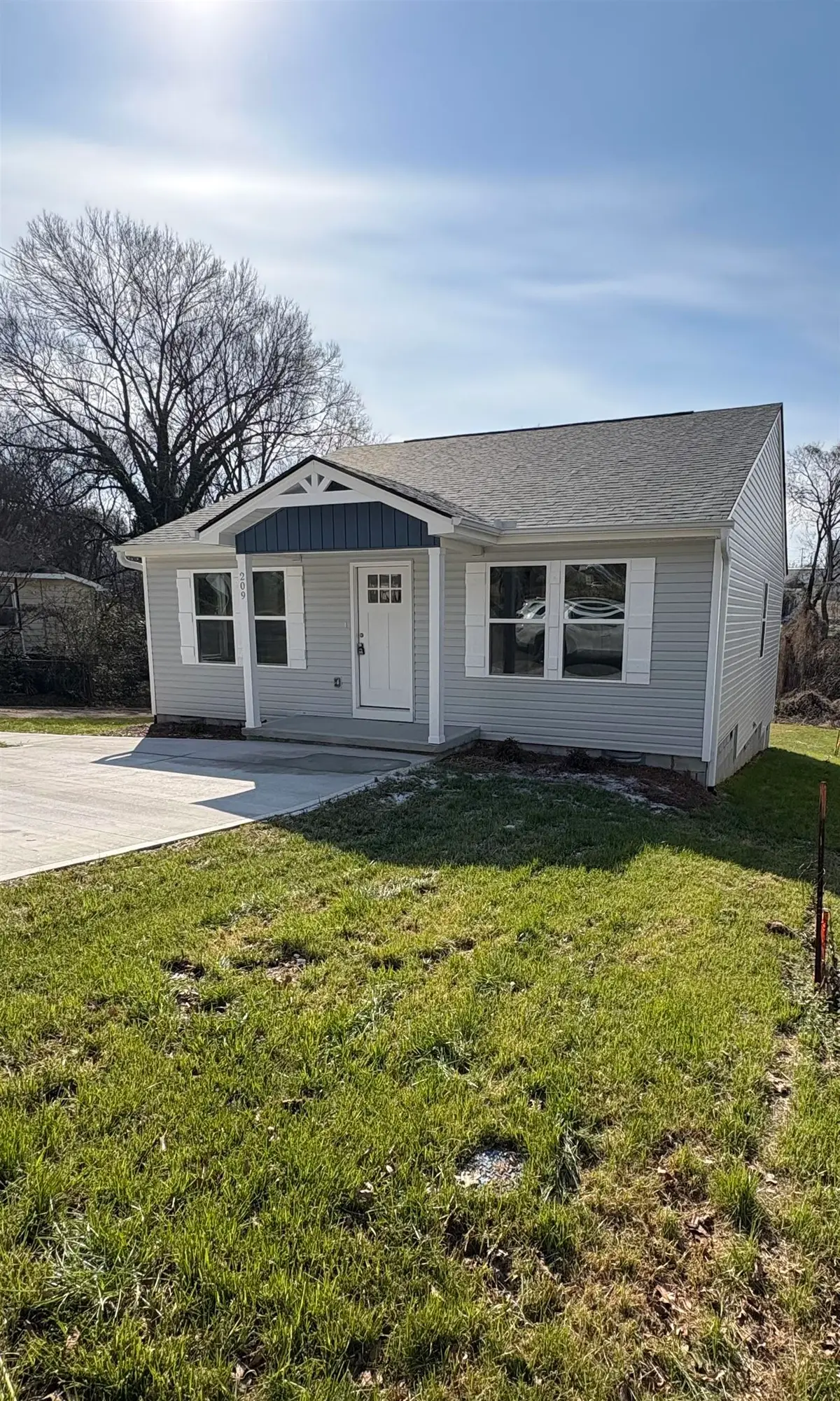 209 W Claremont St, Gaffney, SC 29340 - #1