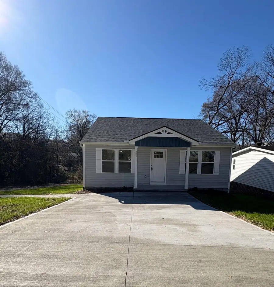 209 W Claremont St, Gaffney, SC 29340 - #2