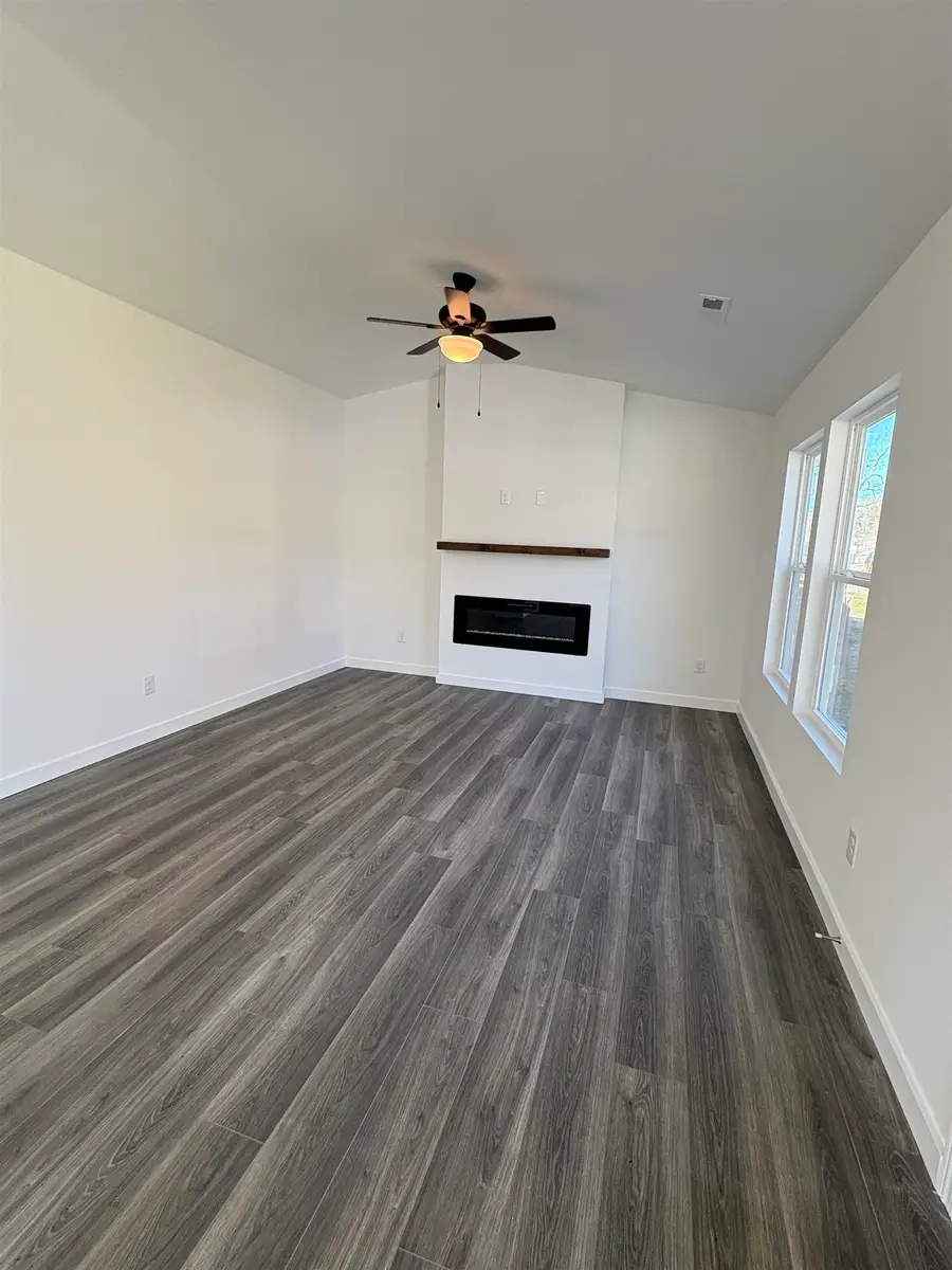 209 W Claremont St, Gaffney, SC 29340 - #3