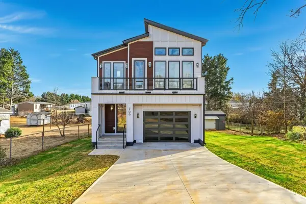 209 Springdale Avenue, Greer, SC 29650