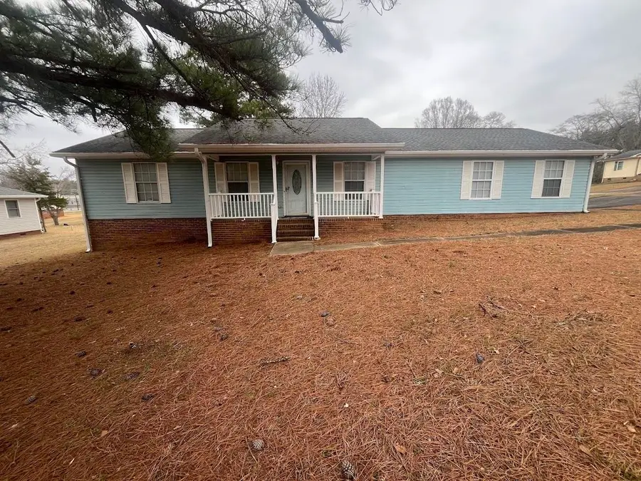 207 Woodlawn Dr, Gaffney, SC 29340 - Image #2