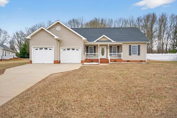 105 Falcon Lane, Chesnee, SC 29323