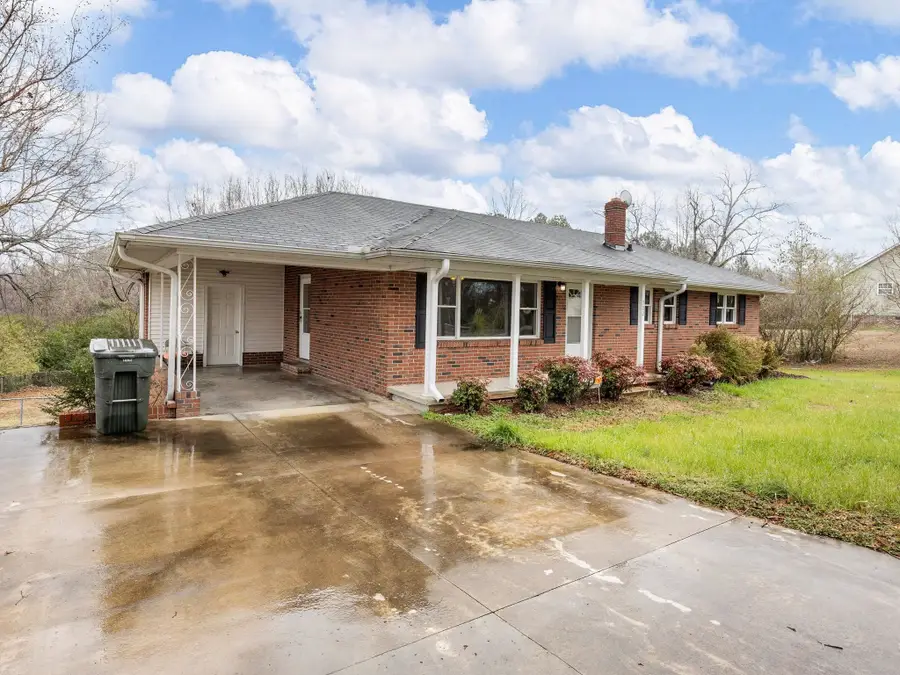 502 Lakeview Heights, Union, SC 29379 - #3