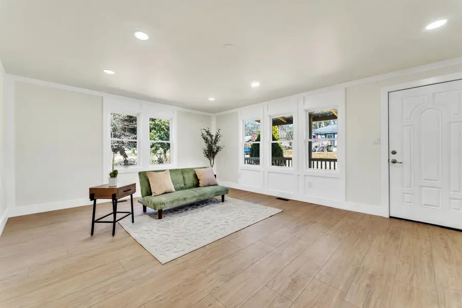 805 W Fairview Avenue, Gaffney, SC 29341 - Image #3