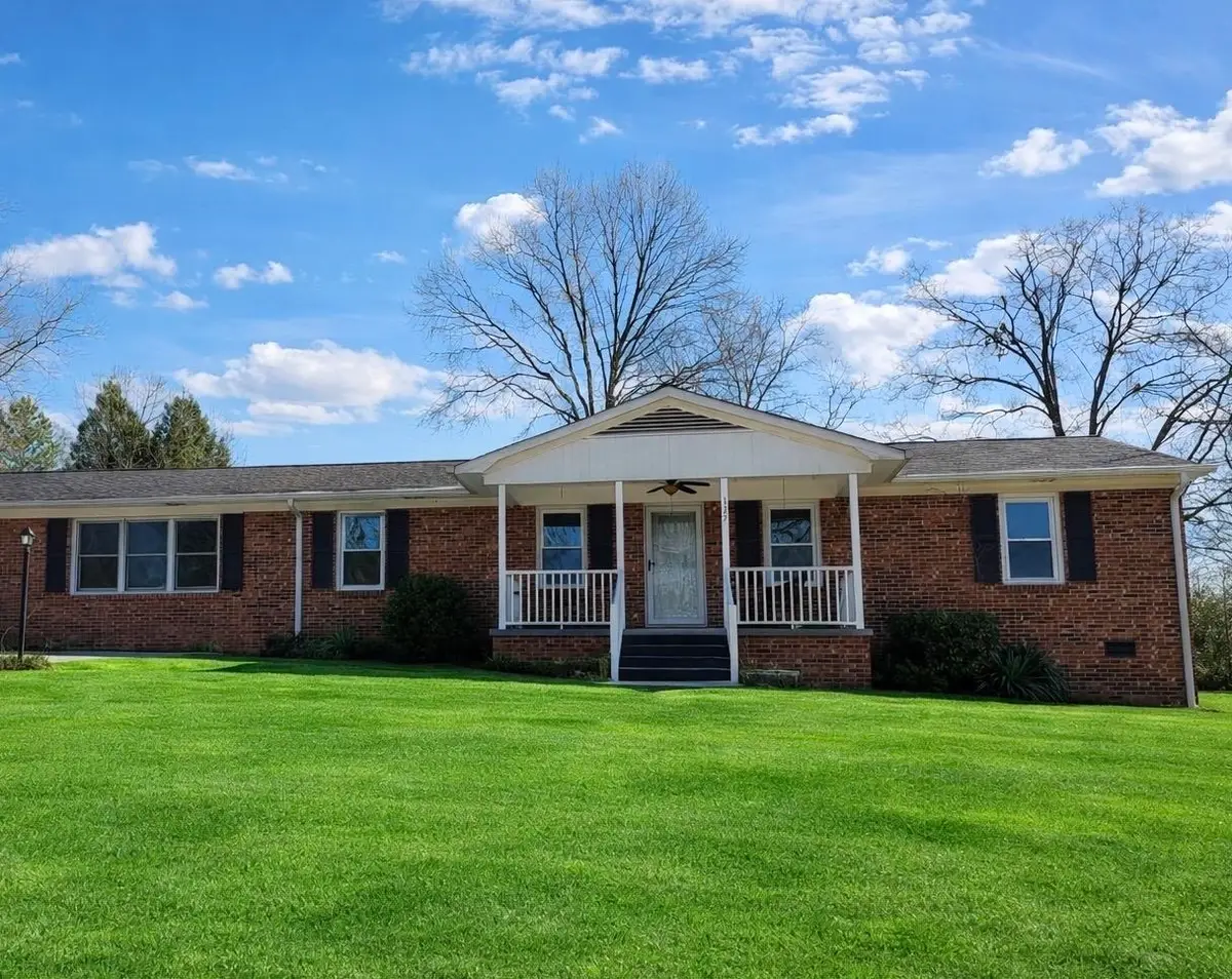 127 Crystal Dr, Cowpens, SC 29330 - Image #1