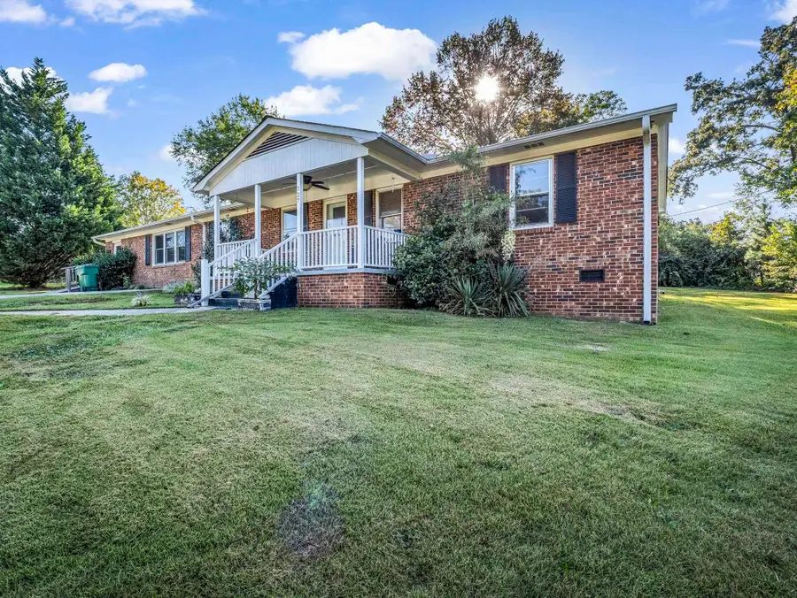 127 Crystal Dr, Cowpens, SC 29330 - Image #2