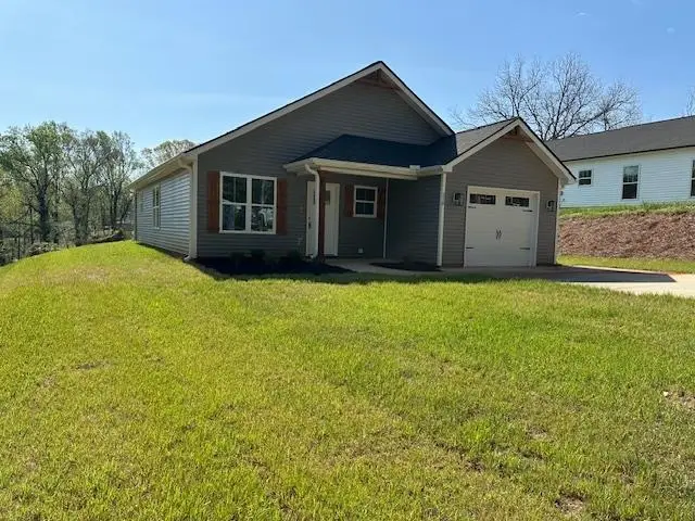 210 E Greenwood Street, Landrum, SC 29356 - #3
