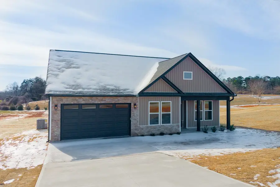 937 Ferree Road, Campobello, SC 29322 - Image #2