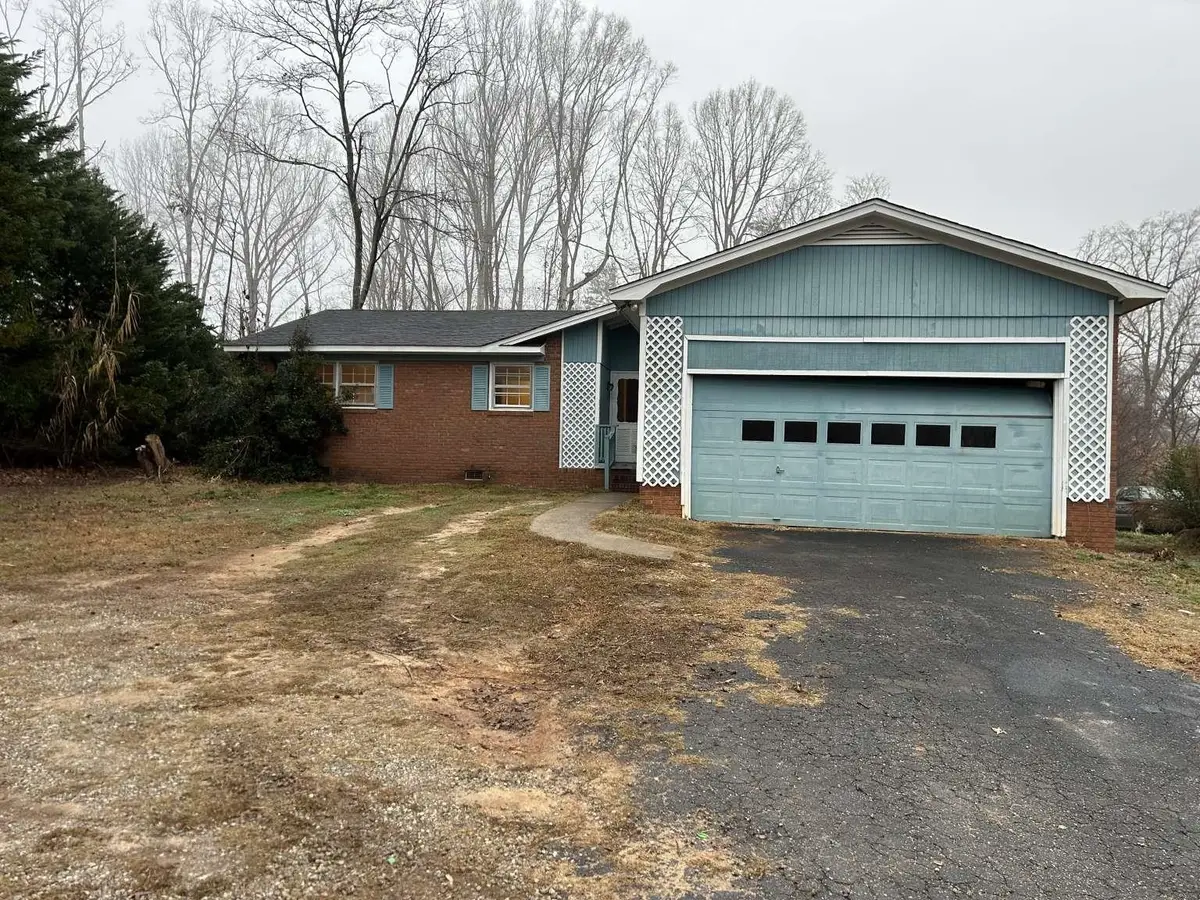 466 Garvin Lake Road, Gaffney, SC 29340-5152 - Image #1