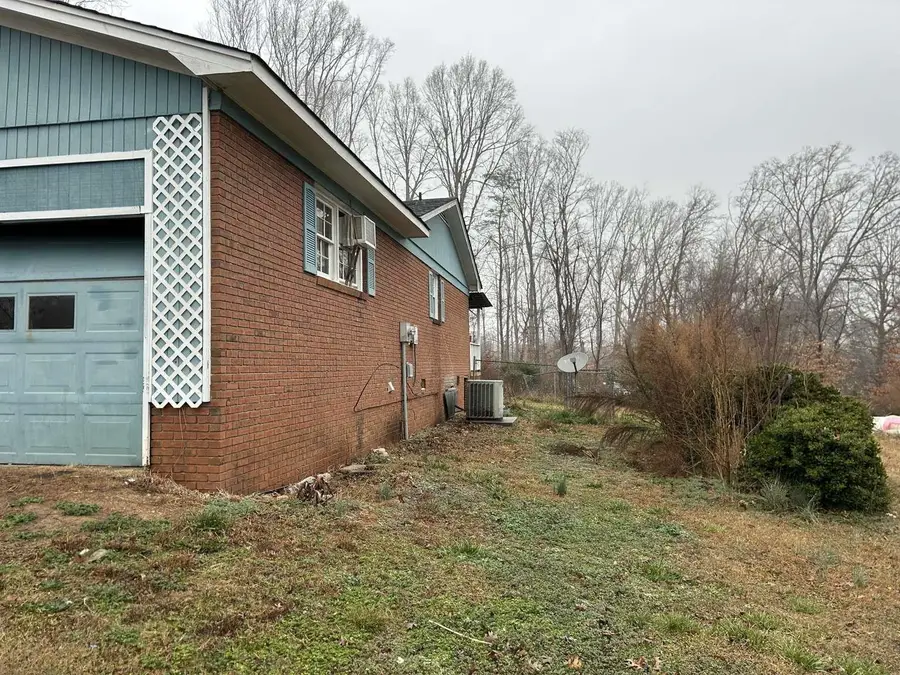 466 Garvin Lake Road, Gaffney, SC 29340-5152 - Image #2