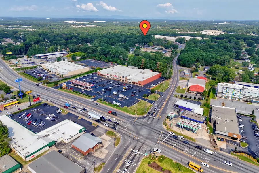 1320 Shoresbrook Road, Spartanburg, SC 29301 - #3