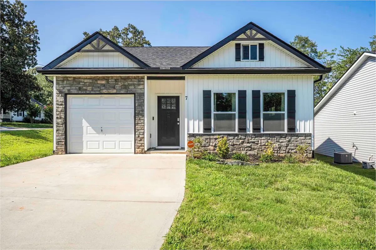 7 Lawrence Street, Inman, SC 29349 - #1