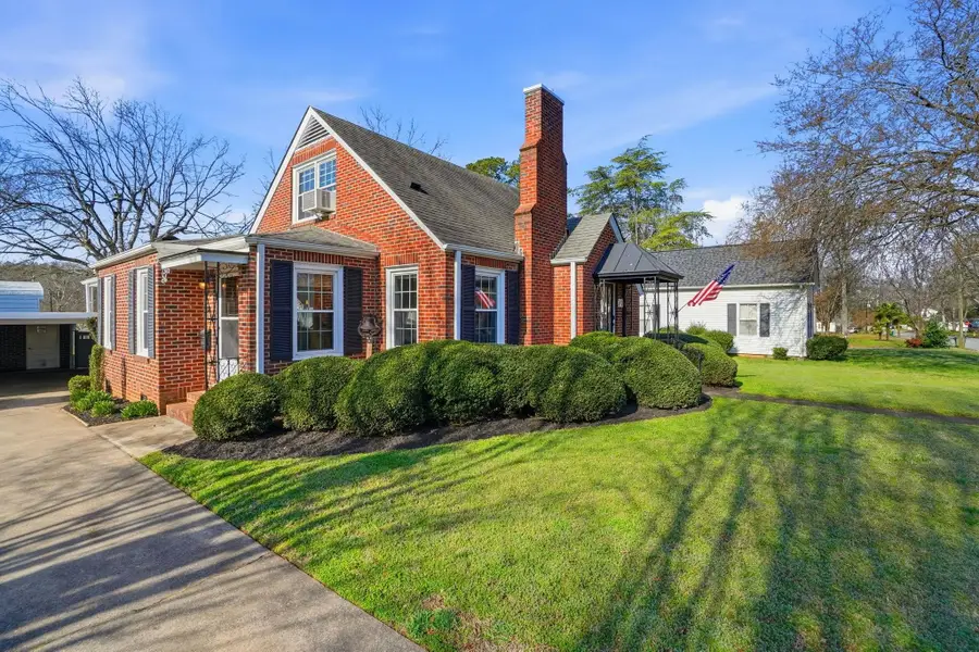 208 E Fairview Ave, Gaffney, SC 29341 - #3