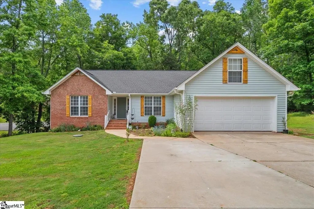 108 W Peninsula Drive, Laurens, SC 29360 - #1