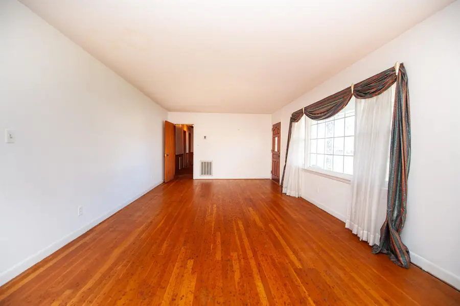 105 Ridgeway Road, Spartanburg, SC 29301 - #3