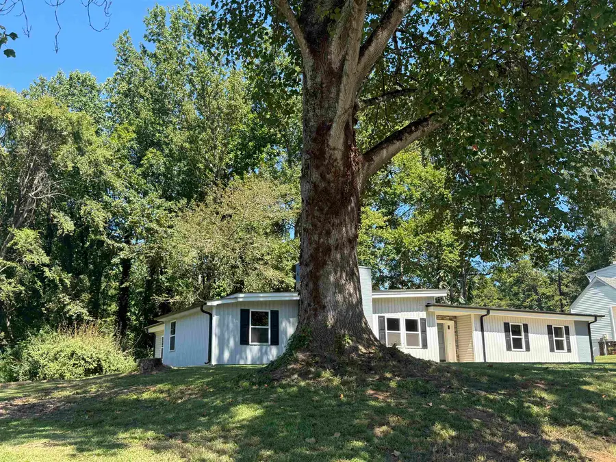 137 Forest Hills Drive, Gaffney, SC 29340 - #2