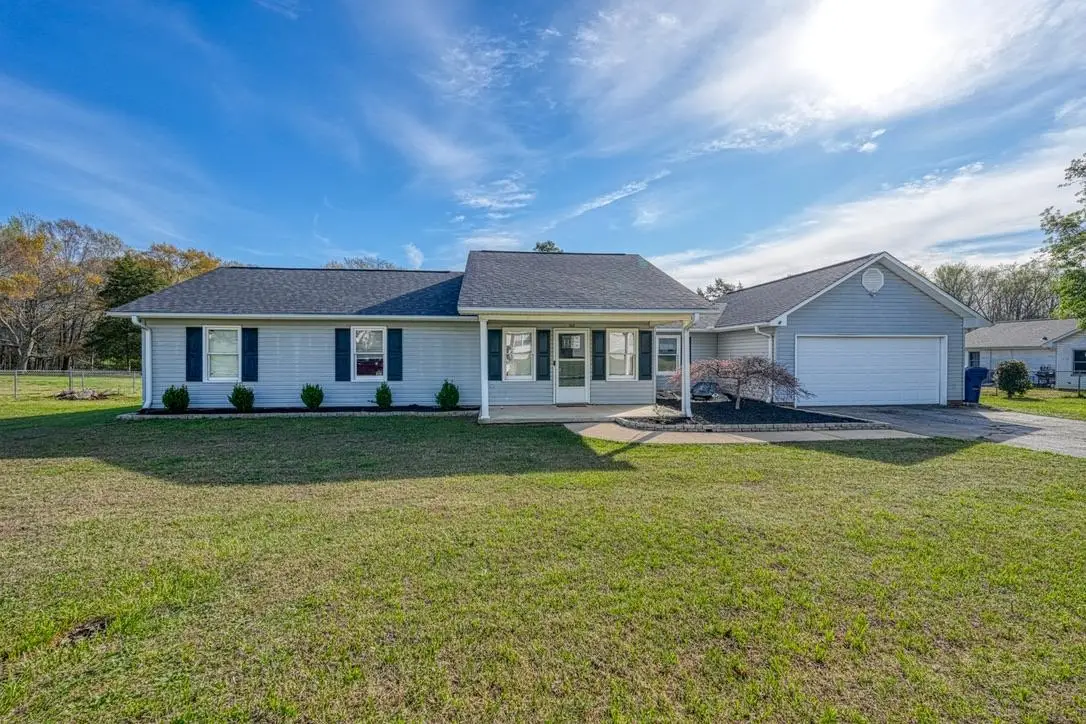 102 Stoneledge Drive, Woodruff, SC 29388 - #1