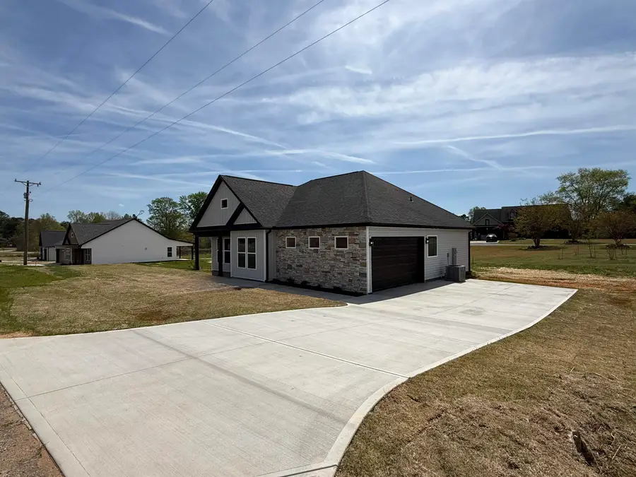 943 Ferree Road, Campobello, SC 29322 - #3