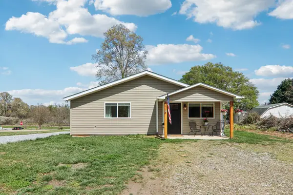 111 W Crawford Street, Landrum, SC 29356