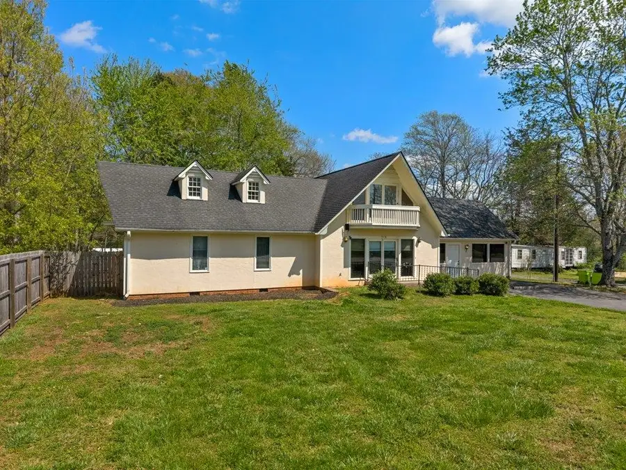 719 S Howard Avenue, Landrum, SC 29356 - #2