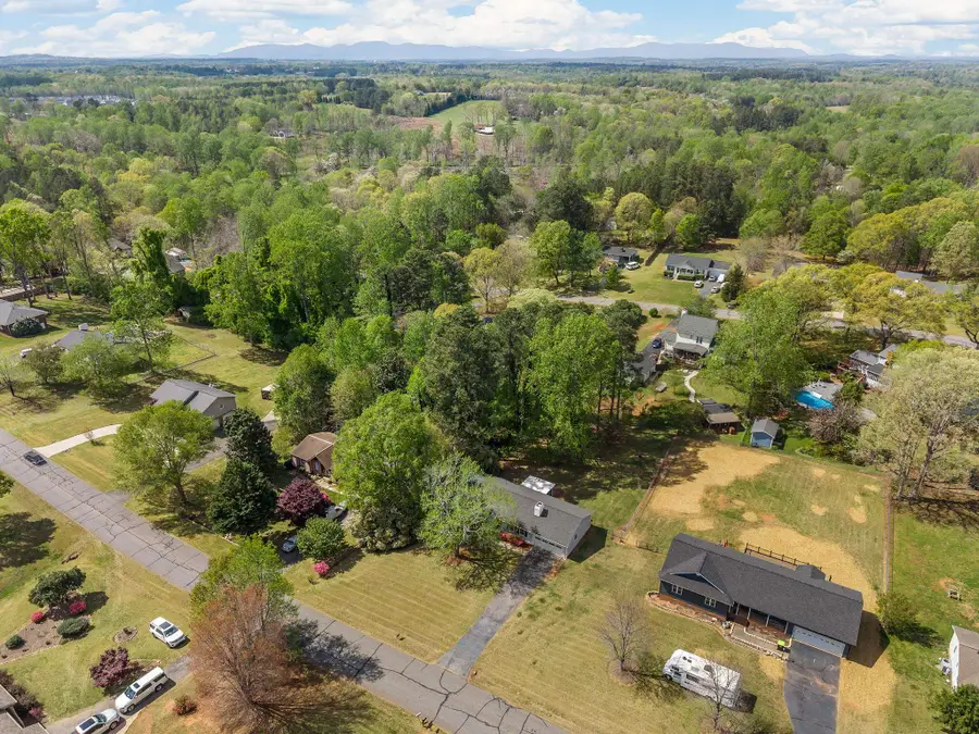 324 Woodsong Dr, Inman, SC 29349 - #2