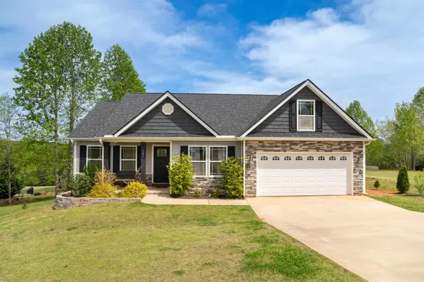 141 Middlebrooke Lane, Wellford, SC 29385