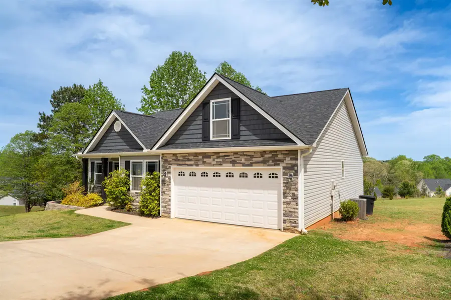 141 Middlebrooke Lane, Wellford, SC 29385 - #2