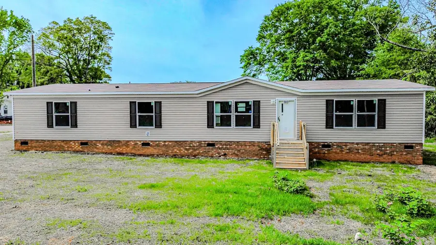 303 Marion Avenue, Gaffney, SC 29341 - #2