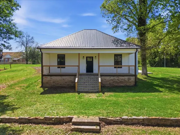 202 S Howard Avenue, Landrum, SC 29356