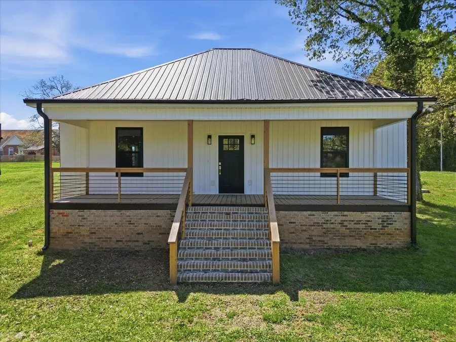 202 S Howard Avenue, Landrum, SC 29356 - #2