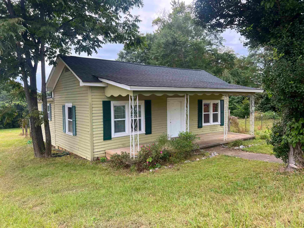 209 N Howard Ave, Landrum, SC 29356 - #1