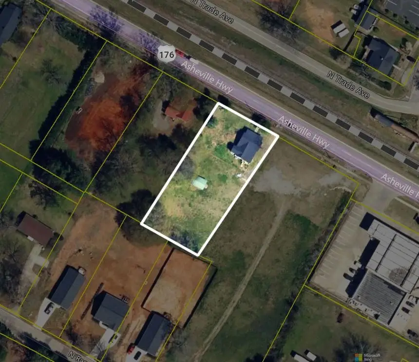 209 N Howard Ave, Landrum, SC 29356 - #2