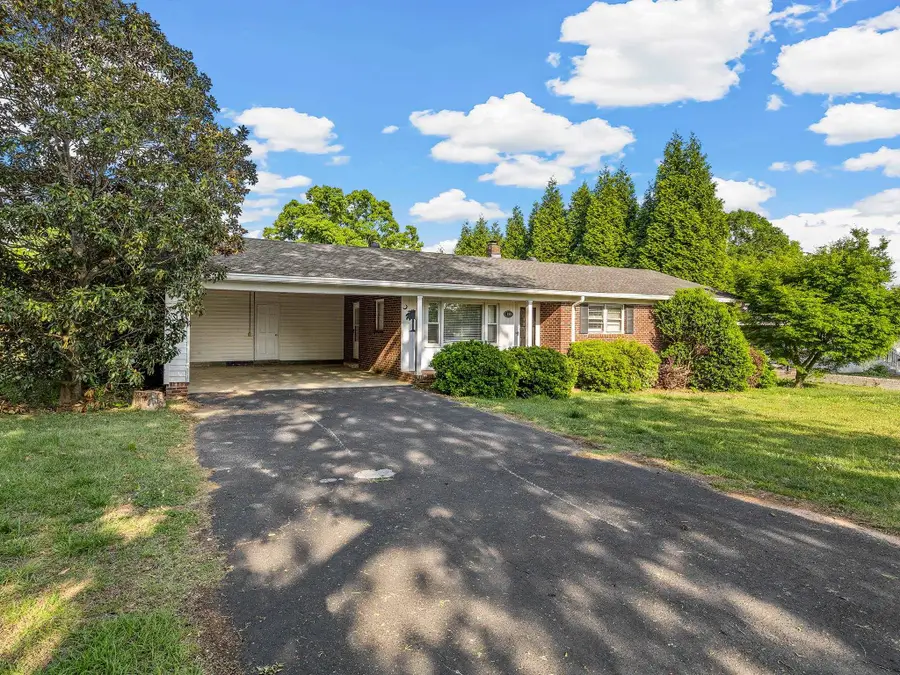 299 Mcabee Rd, Roebuck, SC 29369 - #2